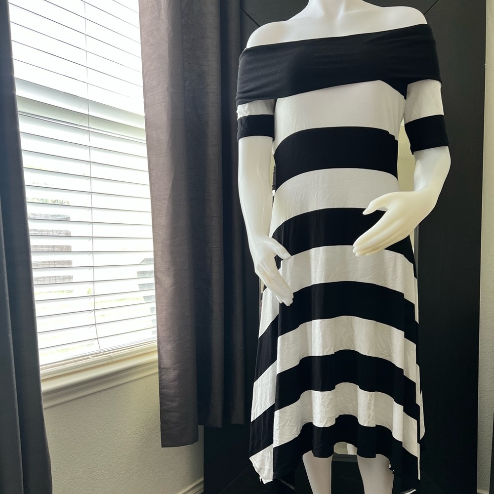 Vince Camuto Midi/ high low dress